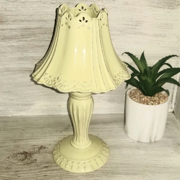 Yankee Candle Holder w/ Matching Shade